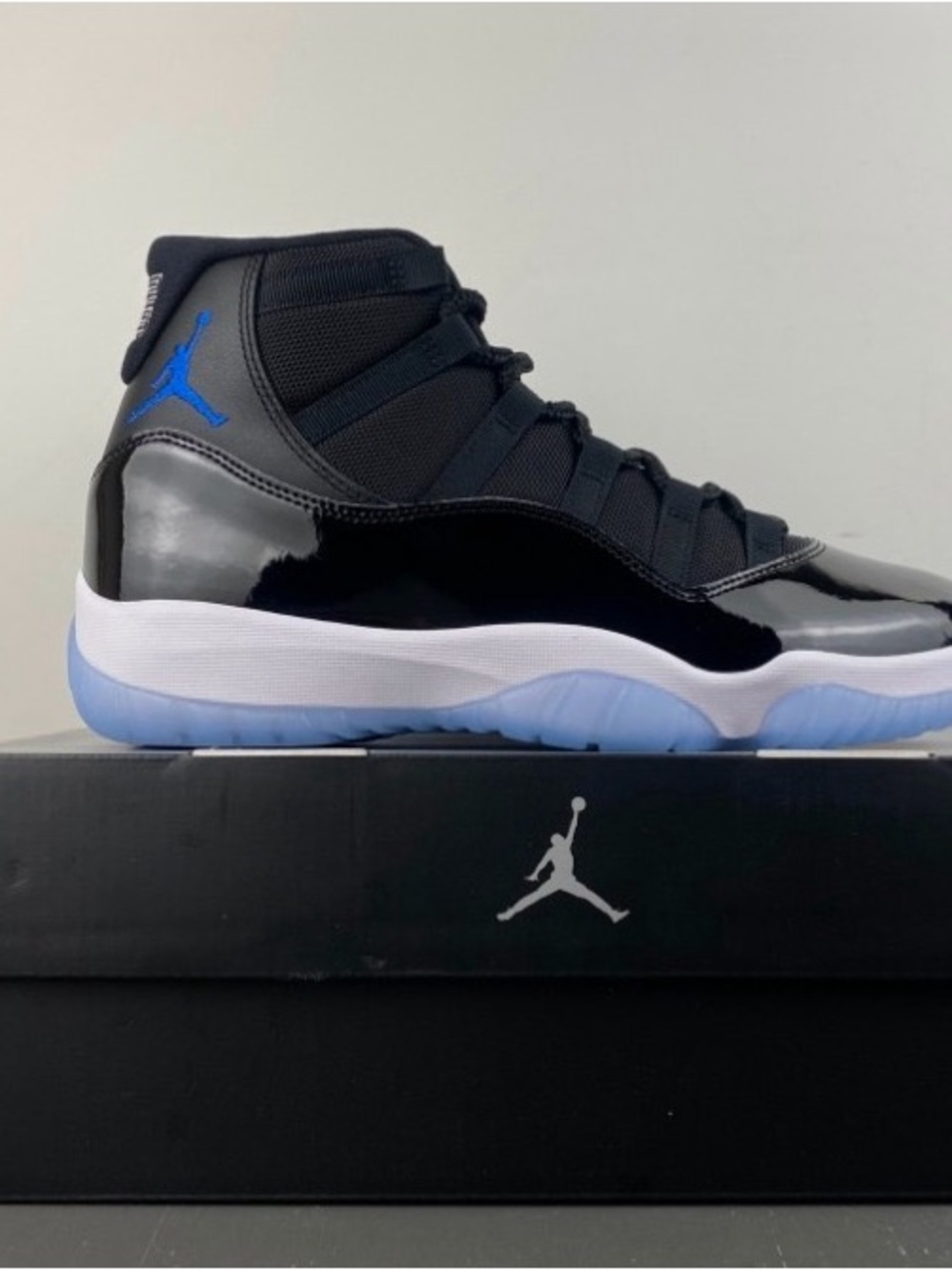 Jordan Retro High-Top Sneakers Black/Blue/White